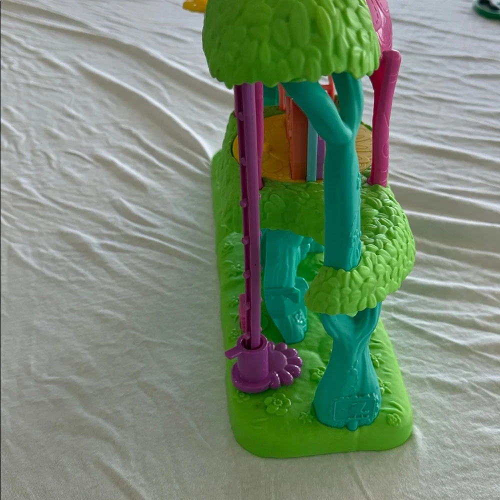 Imaginext Dreamworks Trolls Lights & Sounds Rainbow Treehouse by Fisher Price
